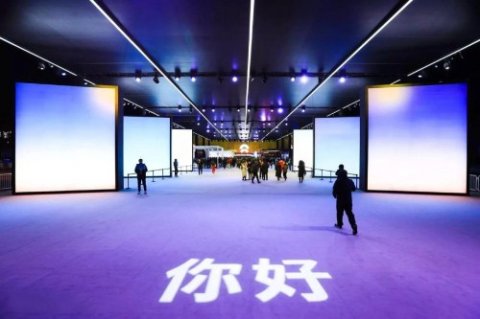 新闻发布会 - 一场 花费 近8000万的新品发布会