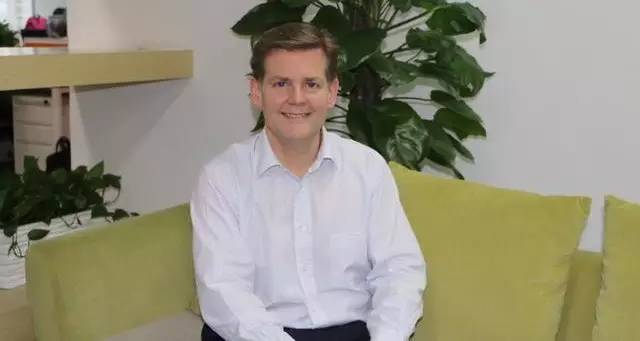 企业出海 - 为加速国际化 蚂蚁金服挖来前高盛合伙人费根担