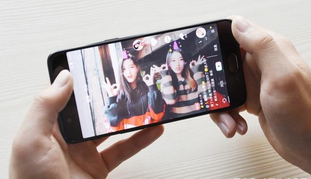 产品推广 - 抖音直播间被封号的原因有哪些？维护抖音直播